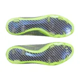 Championes de fútbol Under Armour Shadow Elite 3 FG, color gris con detalles en verde flúor y logo negro.