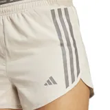 Short de running color crema con cintura elástica gris con la inscripción "Running" repetida. Presenta tres tiras grises a los costados y logo de Adidas en el ruedo.