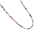 Collar corto de acero con baño de oro y piedras naturales multicolores.