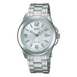 Reloj Casio plateado con caja de acero de 43mm, esfera plateada con agujas luminiscentes, números arábigos y calendario.