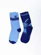 Pack de dos pares de medias de caña media con diseño de Stitch. Un par es azul claro con rayas horizontales y el otro es azul oscuro con el personaje de Stitch.