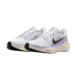 Championes de running Nike Pegasus 41, color negro con detalles en rosa y verde.