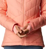 Campera puffer color salmón con capucha, cierre frontal y bolsillos laterales con cierre. Cuenta con tecnología termorreflectante Omni-Heat™ y puños con orificios para los pulgares.