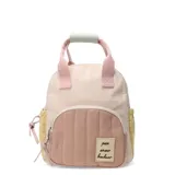 Mochila pequeña combinada en tonos beige, rosa y amarillo, con bolsillo frontal acolchado y bordado con la frase 'paix amour bonheur'.