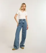 Pantalón wide leg de jeans con algodón BCI más sostenible, recorte en el canesú y bolsillos delanteros y traseros.