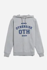 Hoodie gris con capucha y cordones ajustables. Estampado frontal con la palabra 'OTHERSIDE' y las siglas 'OTH' en azul marino.