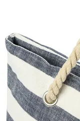 Bolso tipo tote bag con diseño a rayas horizontales rojas y blancas, con asas de soga.