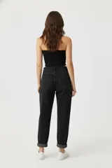 Top strapless con estampado animal print de leopardo.