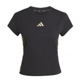 Remera negra de corte ajustado con logo Adidas dorado en el pecho y estampado animal print en los laterales.