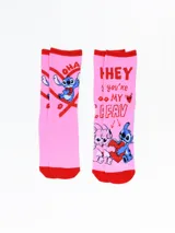 Pack de dos pares de medias de algodón color rosa con detalles en rojo. Un par tiene un diseño de un personaje de Disney y el texto "Hey you're my fav" y el otro par tiene un diseño de un personaje de Disney con un corazón.
