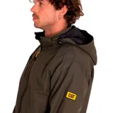 Chaqueta color verde oliva con capucha desmontable, cierre frontal con cremallera y bolsillos laterales.