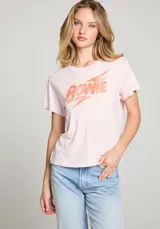 Remera rosa pálido de algodón con cuello redondo y estampado vintage de Bowie en color naranja.