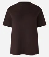 Remera de algodón peruano color mostaza, de corte recto, cuello redondo y manga corta.