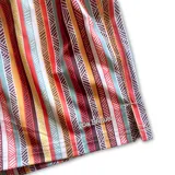 Traje de baño de hombre con elástico en la cintura, tres bolsillos (dos laterales y uno trasero), tela con 10% spandex y secado rápido con doble costura de seguridad, interior con mesh hipoalergénico y accesorios waterproof.