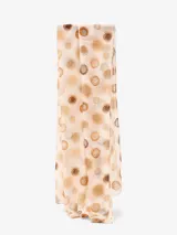 Pañuelo rectangular de tela fina color crema con estampado de círculos concéntricos en tonos marrones.