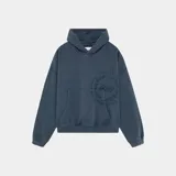 Hoodie azul con efecto lavado, corte oversize, bolsillo tipo canguro y estampado en el pecho con el logo de Eme Studios y la frase "Always Grateful".