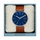 Reloj Skagen Signatur con caja plateada de acero inoxidable de 40mm y correa de cuero marrón. Esfera azul con agujas plateadas y cristal mineral.