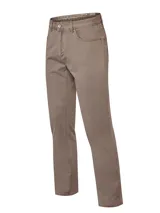 Pantalón de gabardina color marrón, de corte recto y tiro medio.