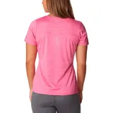 Remera deportiva Columbia color gris con estampado de líneas horizontales y logo de la marca en el pecho.