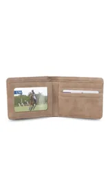 Billetera negra de símil cuero con banda elástica horizontal blanca. Interior con doble compartimento para billetes, visor y tarjeteros.