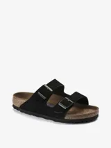 Sandalias Birkenstock Arizona de piel de ante negra con plantilla anatómica de corcho y látex.