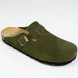 Zuecos verdes de cuero gamuzado con plantilla de corcho y suela de goma.