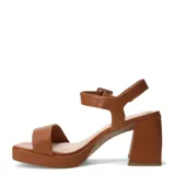 Sandalias de tacón Bottero color dorado, con plataforma y tira ancha sobre los dedos. Tira al tobillo con hebilla ajustable.