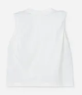 Musculosa blanca sin mangas, modelo muscle tee, con cuello redondo.