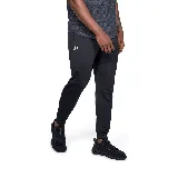 Pantalón de jogging negro con logo de Under Armour en blanco en la pierna izquierda.