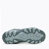 Botín de senderismo impermeable Merrell Accentor 3 Mid WP, color gris con detalles en celeste. Fabricado con parte superior de ante y malla, cordones y correas recicladas, puntera protectora de goma y suela de goma adherente.