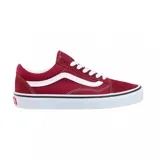 Zapatillas Vans Old Skool de gamuza color bordó con la línea lateral blanca y cordones blancos.