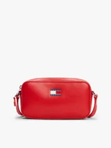 Bandolera roja de Tommy Jeans con logo rectangular de la marca en el centro.