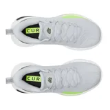 Championes de básquet Under Armour Curry 12, color gris claro con detalles en negro y verde flúor. Presentan tecnología UA Flow para mayor amortiguación y tracción en la cancha.