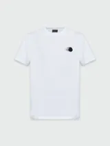 Remera blanca de algodón con cuello redondo y logo estampado en el pecho.