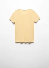 Remera amarilla de lino, de manga corta y corte recto, con cuello redondo.