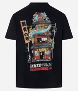 Remera negra de algodón con corte comfort, cuello redondo y mangas cortas. Estampa frontal y trasera con lettering "Inked Yokai".