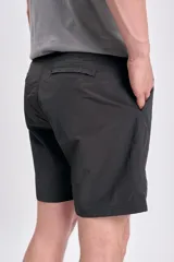 Short de baño negro con pretina cruzada.