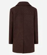 Saco alargado de polyvelour con textura boucle, cuello solapa, abotonado delantero y bolsillos. Forro de poliéster.