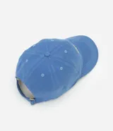 Gorra de sarga de algodón celeste con ala curva, ajuste trasero y bordado frontal con la inscripción "Sol&Mar" en color dorado.