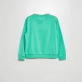 Buzo de felpa perchada liso color verde agua, de corte clásico con cuello redondo y mangas largas.