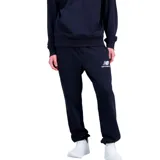 Pantalón de jogging negro de New Balance, modelo Essentials Stacked Logo, confeccionado en tejido de rizo francés, con cintura elástica con cordón y logo estampado en blanco en la pierna izquierda.