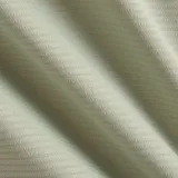 Remera deportiva New Balance color verde claro, de corte clásico, cuello redondo y mangas cortas. Confeccionada en poliéster reciclado con tecnología NB DRYx de secado rápido y logo reflectante en el pecho.