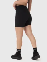 Calza biker negra de tiro alto.