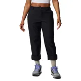 Pantalón de trekking negro convertible en short, con tecnología Omni-Shield que repele la humedad y resiste las manchas.