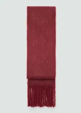 Bufanda rectangular color borgoña, tejida en mezcla de poliéster y lana, con terminación de flecos.