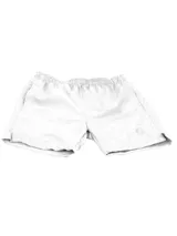 Short de baño blanco con cintura elástica y logo estampado en la pierna.