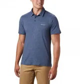 Polo de hombre Columbia Tech Trail, color blanco, de manga corta, con logo bordado en el pecho. Confeccionada en tejido hidroabsorbente Omni-Wick™ con elastano.