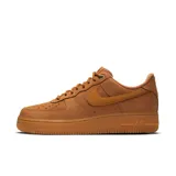 Championes Nike Air Force 1 '07 WB color crema, de corte bajo, con detalles en marrón y suela a tono.
