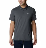 Polo de hombre Columbia Tech Trail, color blanco, de manga corta, con logo bordado en el pecho. Confeccionada en tejido hidroabsorbente Omni-Wick™ con elastano.