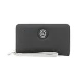 Billetera grande color negro con cierre perimetral y herrajes plateados. Presenta un parche circular frontal con el texto "EXTRA XL LARGE".